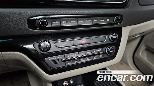 Kia All New Carnival VIP, 2017 16