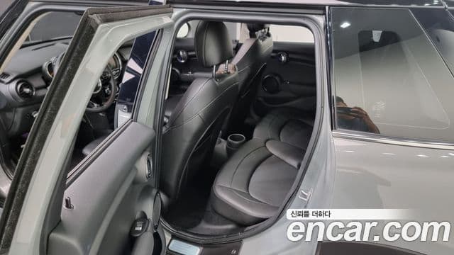 Mini Cooper D 3세대, 2016 11