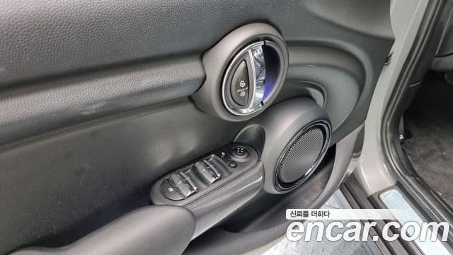 Mini Cooper D 3세대, 2016 14