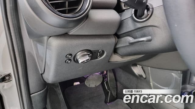 Mini Cooper D 3세대, 2016 15