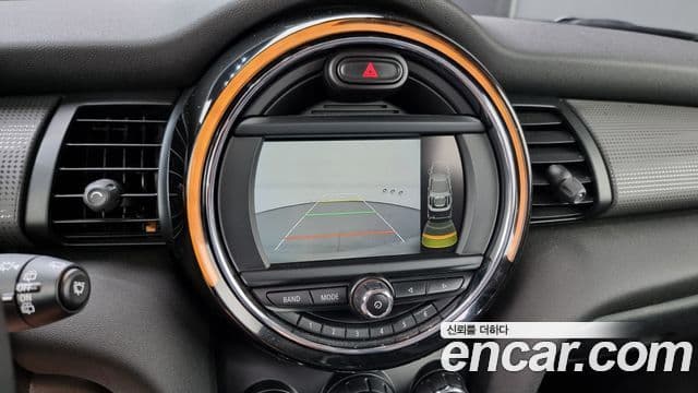 Mini Cooper D 3세대, 2016 16