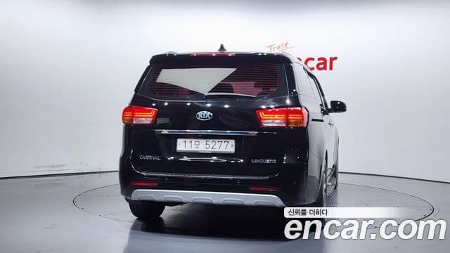 Kia All New Carnival VIP, 2016 4