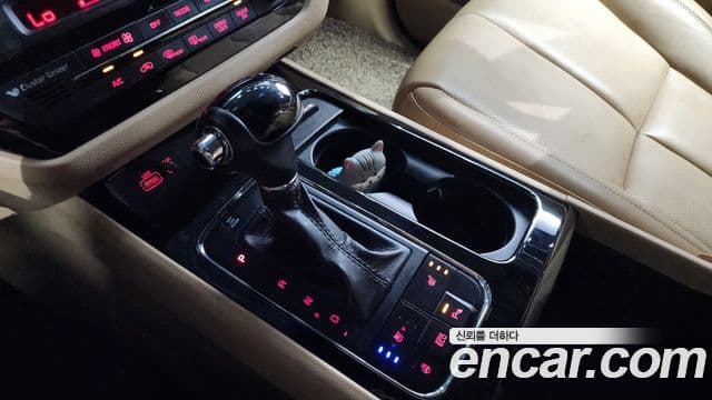 Kia All New Carnival VIP, 2016 9