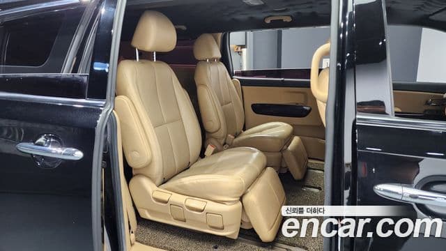 Kia All New Carnival VIP, 2016 12