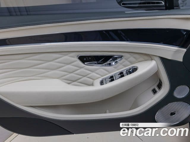 Bentley Continental GT 3세대 4.0 GT Azure, 2024 13