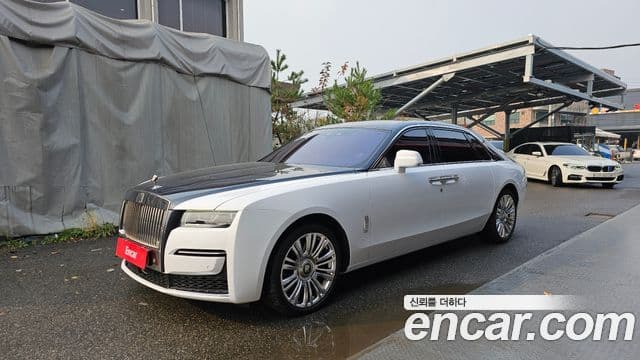 Rolls-Royce 고스트 2세대 6.7 EWB V12, 2021 1