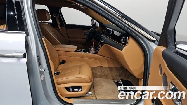 Rolls-Royce 고스트 2세대 6.7 EWB V12, 2021 11