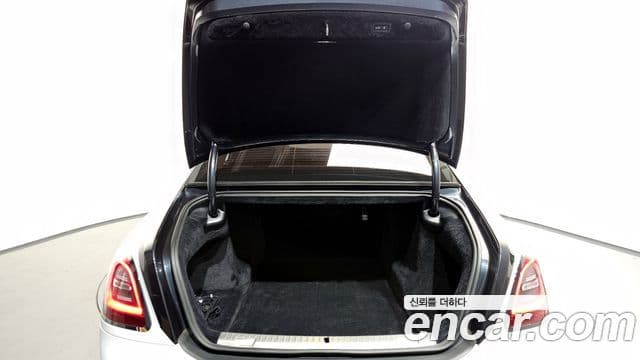 Rolls-Royce 고스트 2세대 6.7 EWB V12, 2021 20