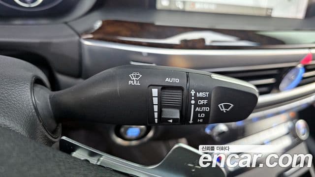 Genesis G90 Premium Luxury, 2019 16