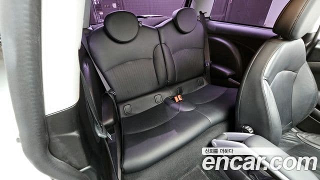 Mini Cooper 2세대, 2010 12