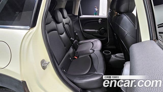 Mini Cooper D 3세대, 2015 12