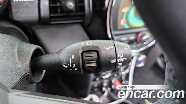 Mini Cooper D 3세대, 2015 17