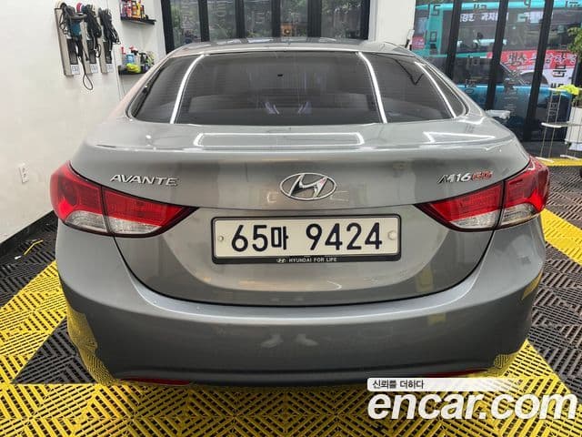 Hyundai Avante MD M16 GDI Deluxe, 2012 4