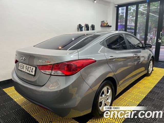Hyundai Avante MD M16 GDI Deluxe, 2012 6
