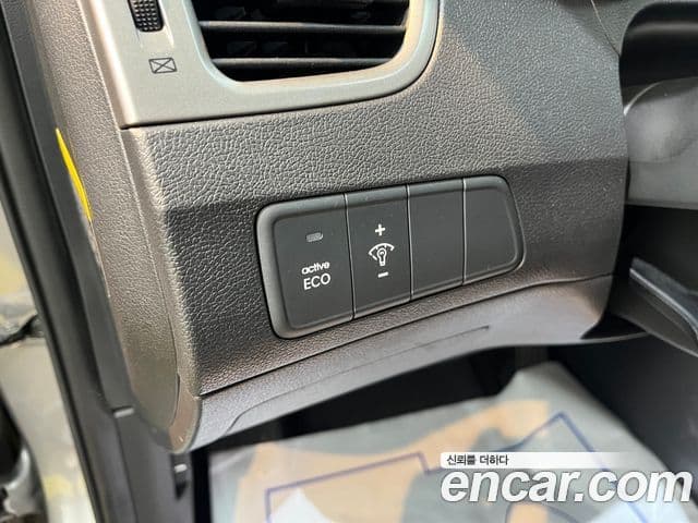 Hyundai Avante MD M16 GDI Deluxe, 2012 11