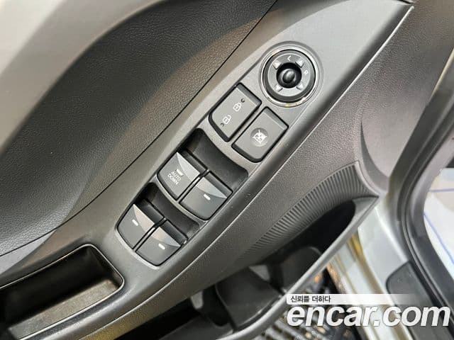 Hyundai Avante MD M16 GDI Deluxe, 2012 12