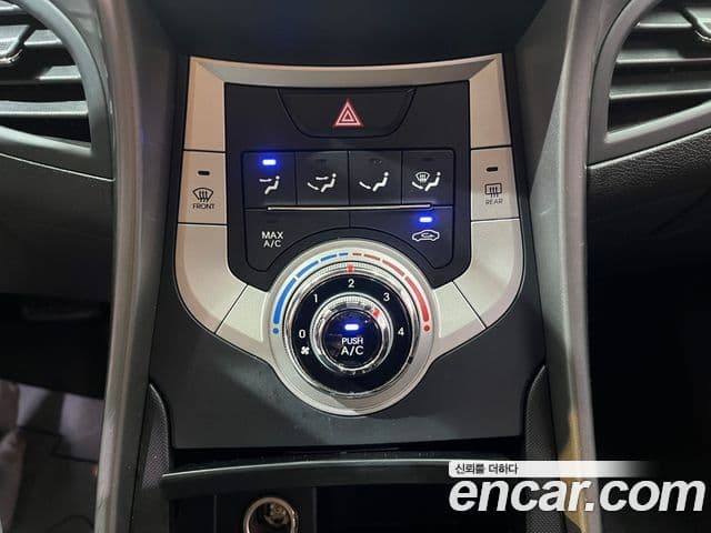 Hyundai Avante MD M16 GDI Deluxe, 2012 14