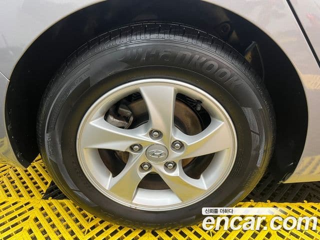 Hyundai Avante MD M16 GDI Deluxe, 2012 20