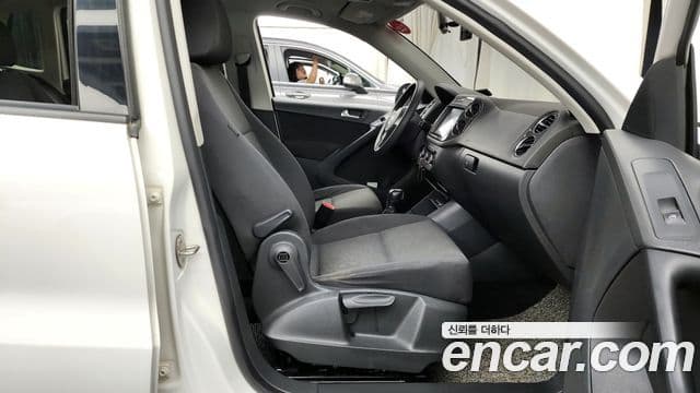 Volkswagen New Tiguan 5N, 2012 11
