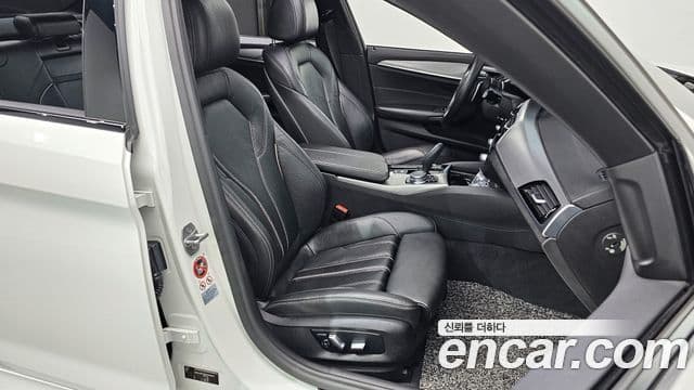 BMW 5시리즈 (G30) 530i M Sport, 2017 10