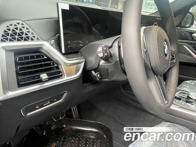 BMW X7 (G07) xDrive 40i M Sport 7인승, 2025 10