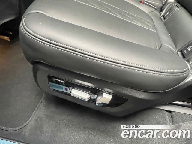 BMW X7 (G07) xDrive 40i M Sport 7인승, 2025 12