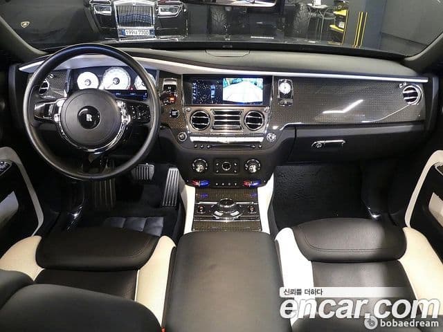 Rolls-Royce 고스트 6.6 V12 чёрный эмблема, badge, 2018 4