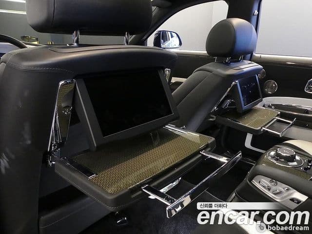 Rolls-Royce 고스트 6.6 V12 чёрный эмблема, badge, 2018 14