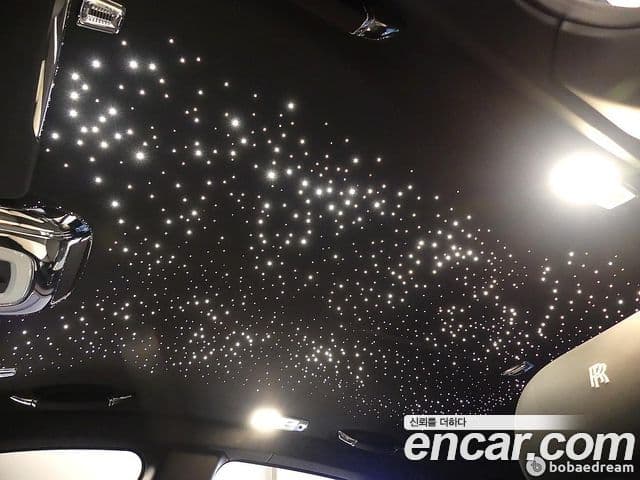 Rolls-Royce 고스트 6.6 V12 чёрный эмблема, badge, 2018 16