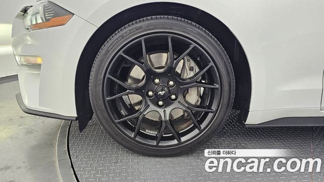 Ford Mustang кабриолет, 2021 все фото