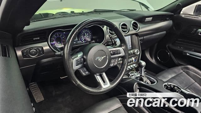 Ford Mustang кабриолет, 2021 13