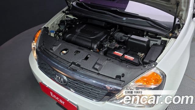 Kia Carnival R Premium, 2013 6