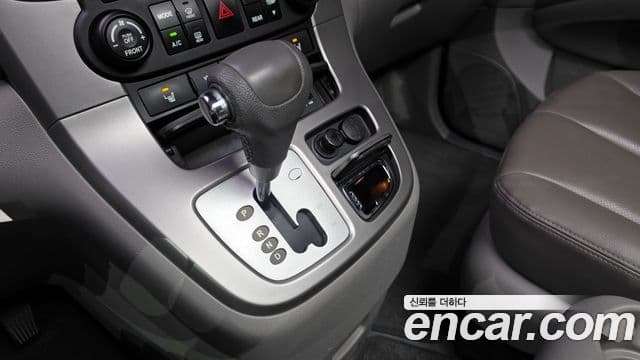 Kia Carnival R Premium, 2013 9