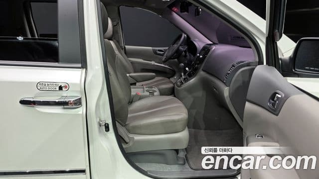 Kia Carnival R Premium, 2013 11