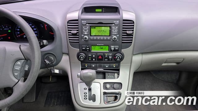 Kia Carnival R Premium, 2013 15