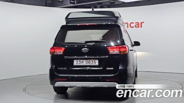 Kia All New Carnival VIP, 2016 4