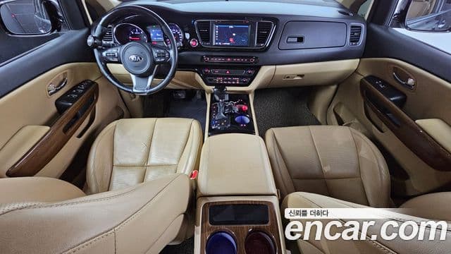 Kia All New Carnival VIP, 2016 7
