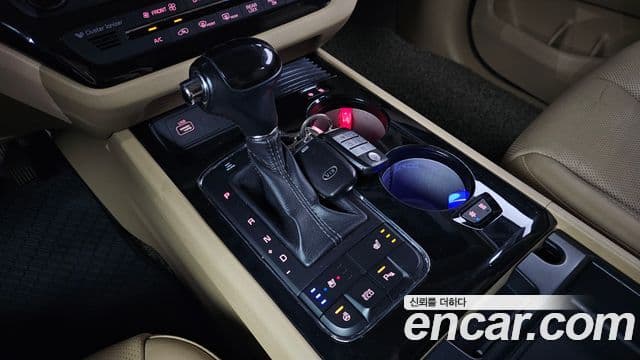 Kia All New Carnival VIP, 2016 9