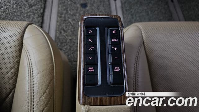 Kia All New Carnival VIP, 2016 18