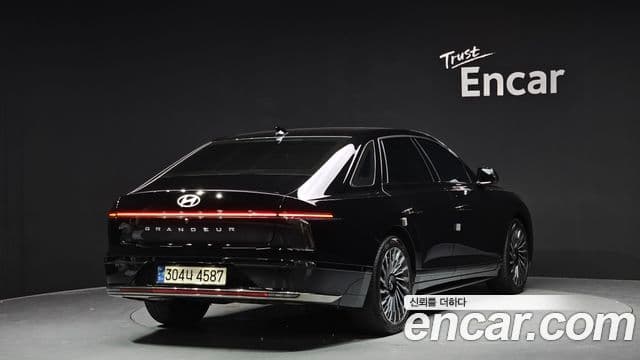 Hyundai Grandeur (GN7) Calligraphy, 2023 2