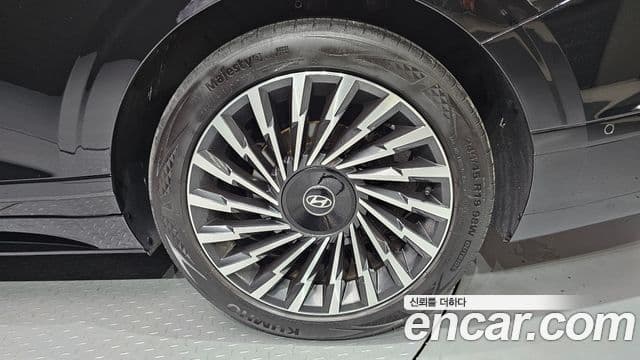 Hyundai Grandeur (GN7) Calligraphy, 2023 все фото