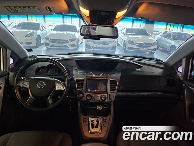 KG모빌리티(SsangYong) Korando 투리스모 4WD LT 11인승, 2015 2