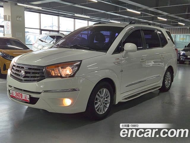KG모빌리티(SsangYong) Korando 투리스모 4WD LT 11인승, 2015 3