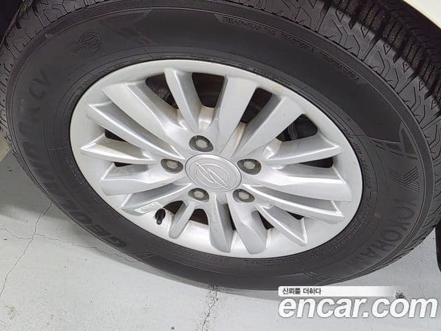 KG모빌리티(SsangYong) Korando 투리스모 4WD LT 11인승, 2015 6