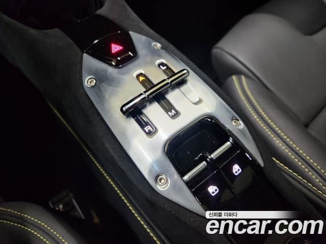 Ferrari SF90 스트라달레, 2021 14