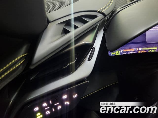 Ferrari SF90 스트라달레, 2021 15