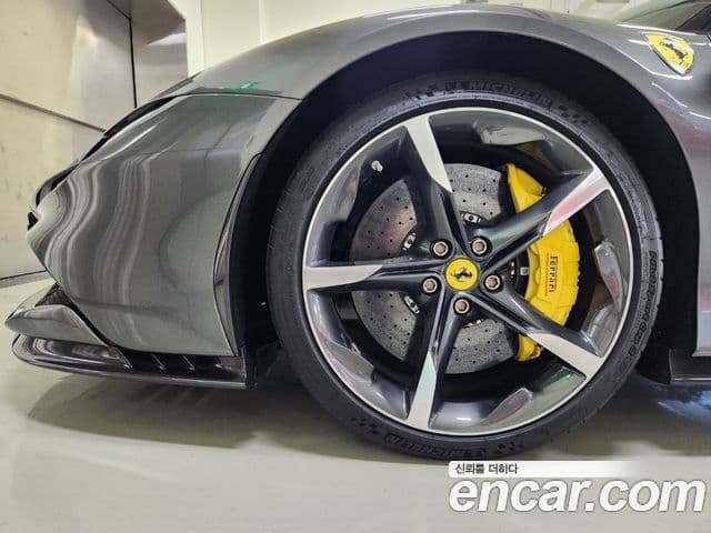 Ferrari SF90 스트라달레, 2021 20