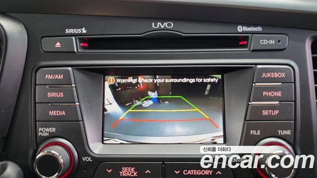 Kia K5 гибрид экспортная версия, 2012 17