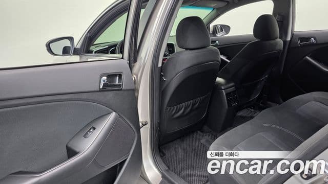 Kia K5 гибрид экспортная версия, 2012 19