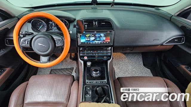 Jaguar XE 20d Portfolio, 2017 7